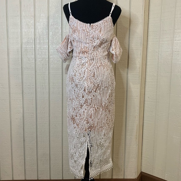 Lulu’s Entranced By You Lace Cold Shoulder Bodycon Dress, size small. NWT. - Picture 7 of 9